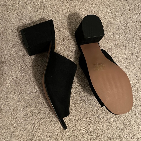 Slip on short heel - Picture 3 of 5